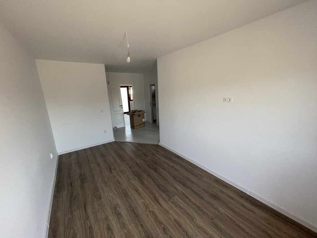 Apartament 3 camere finalizat 60 mp + gradina 40 mp 2 bai decomandat Lunca Cetatuii – CUG