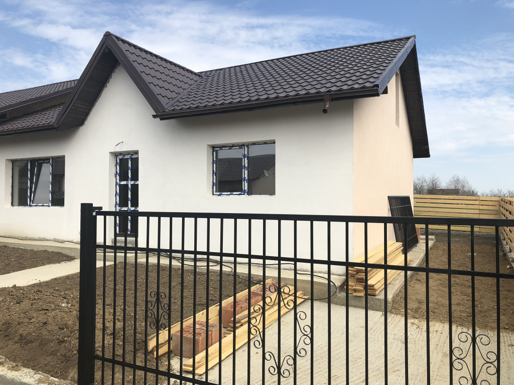https://partener-imobiliare.ro/ro/vanzare-houses-villas-3-camere/valea-ursului-iasi/casa-3-camere-85-mp-utili-valea-ursului-miroslava_128 https://partener-imobiliare.ro/ro/vanzare-houses-villas-3-camere/valea-ursului-iasi/casa-3-camere-85-mp-utili-valea-ursului-miroslava_128