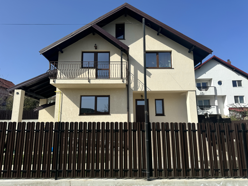 ASFALT! MAGAZIE! Incalz in pard! Vila 4 camere Bucium-Barnova