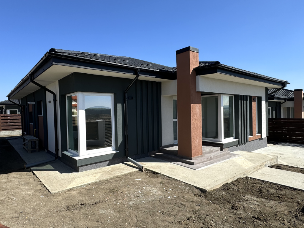 BECI MARE! ASFALT! Incalz in pard! 2 BAI! Casa 4 camere, Miroslava
