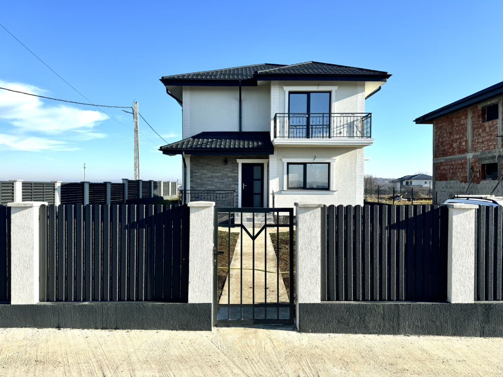 https://partener-imobiliare.ro/ro/vanzare-houses-villas-4-camere/miroslava/asfalt-canalizare-incalz-in-pard-vila-4-camere-miroslava_2946