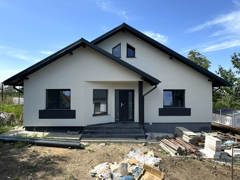 Langa ASFALT! Casa 3 camere, Valea Adanca (Miroslava)