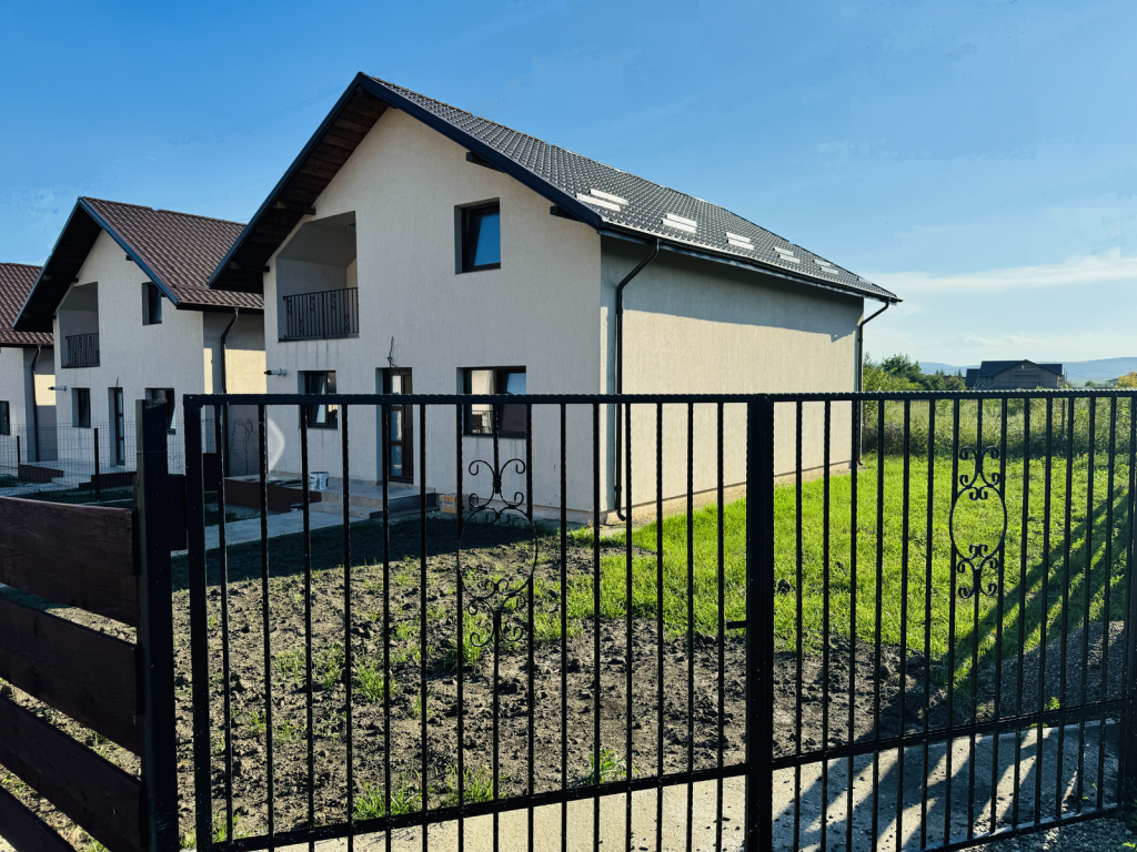 https://partener-imobiliare.ro/ro/vanzare-houses-villas-6-camere/iasi/6-camere-4-dormitoare-2-livinguri-casa-lunca-cetatuii_2962 https://partener-imobiliare.ro/ro/vanzare-houses-villas-6-camere/iasi/6-camere-4-dormitoare-2-livinguri-casa-lunca-cetatuii_2962