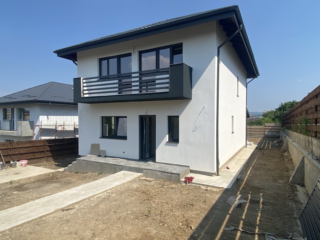 https://partener-imobiliare.ro/ro/vanzare-houses-villas-4-camere/miroslava/asfalt-beci-incalz-in-pard-dressing-vila-4-camere-miroslava_2969 https://partener-imobiliare.ro/ro/vanzare-houses-villas-4-camere/miroslava/asfalt-beci-incalz-in-pard-dressing-vila-4-camere-miroslava_2969
