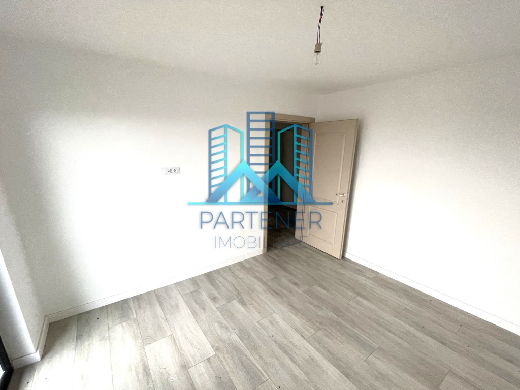Comision 0%! Apartament 2 camere 50 mp + GRADINA 150 mp + 3 LOCURI PARCARE, Rediu