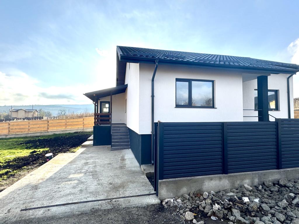 Canalizare! Beci! Magazie! Placa! Casa 3 Camere, Tomesti