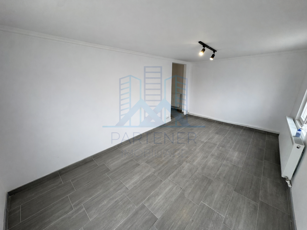 Spațiu comercial de vânzare, 54 mp, la Europeana - Valea Lupului