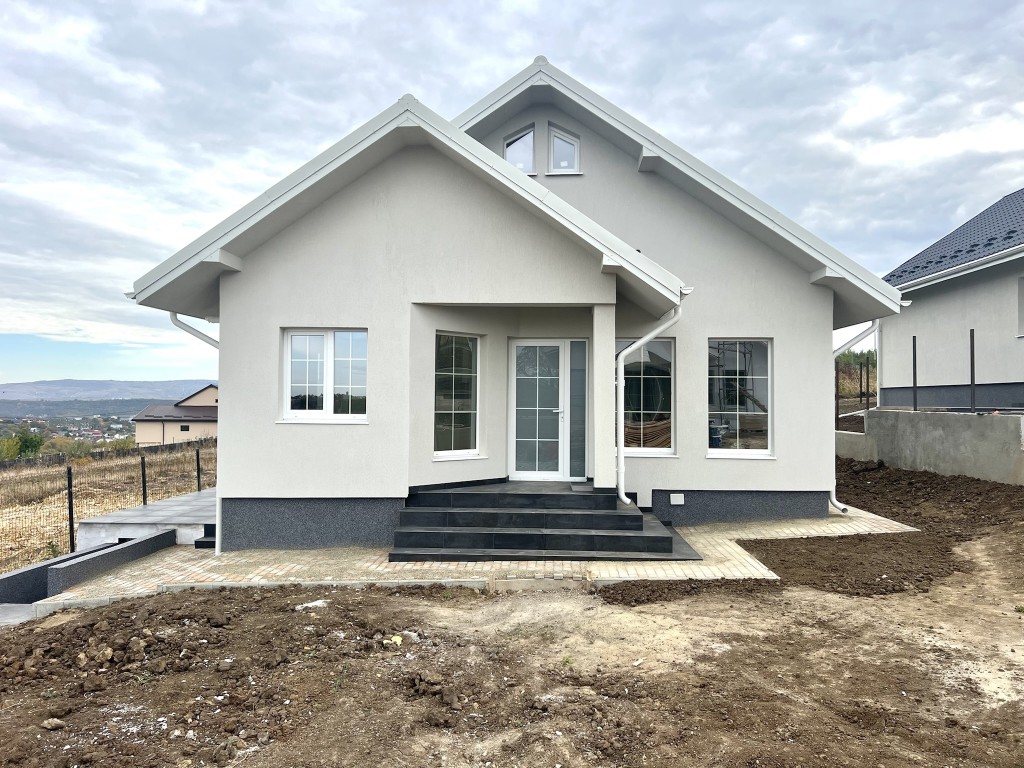 https://partener-imobiliare.ro/ro/vanzare-houses-villas-4-camere/iasi/500-mp-terenbeciincalz-pardcasa-4-camerevalea-adanca-miroslava_3126
